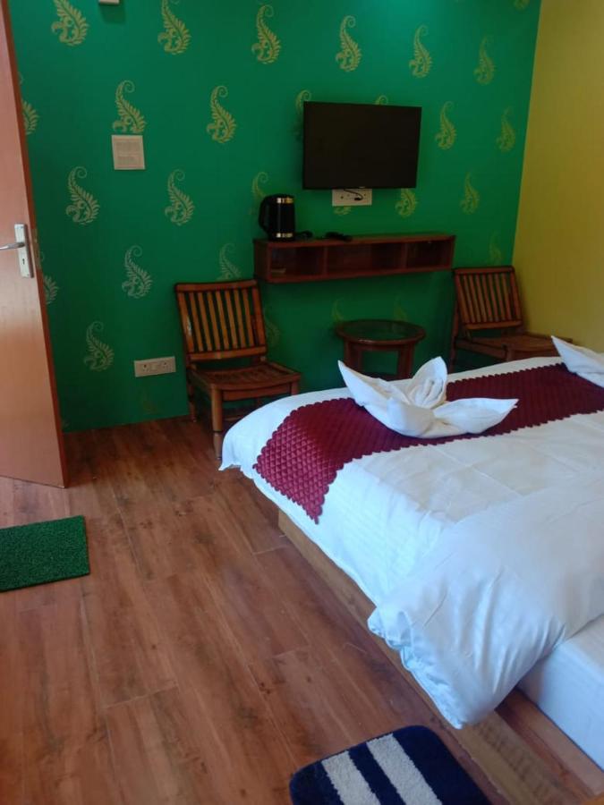 Hotel Floret Sojourn Shimla Zewnętrze zdjęcie
